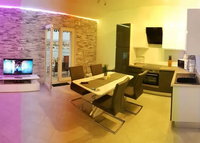 Roko Kolinda 1 شقة *